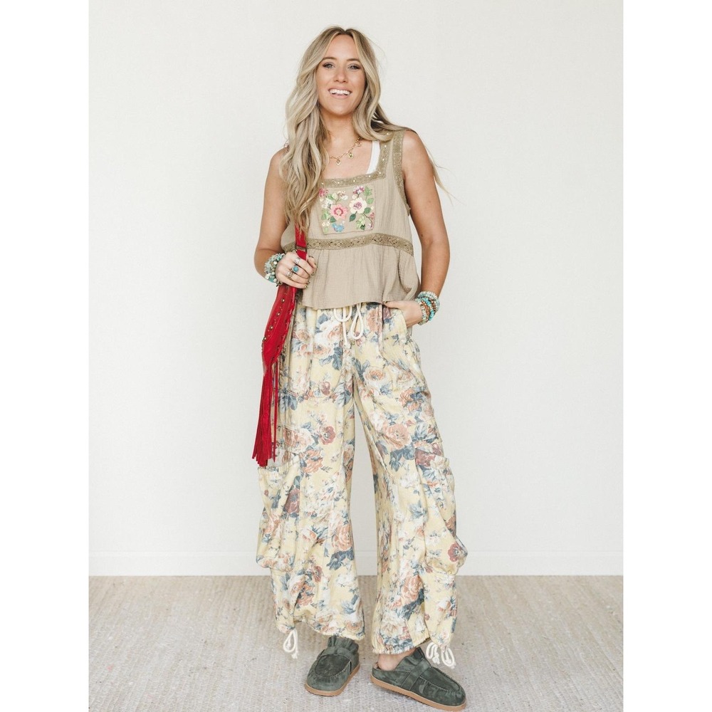 Davi & Dani Floral Wide Leg Utility Parachute Cargo Pants M